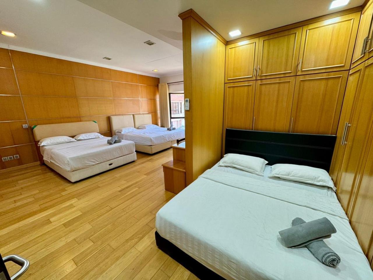 Penthouse Marina Court Vacation Home 4 Bedrooms Kota Kinabalu 14Pax ภายนอก รูปภาพ